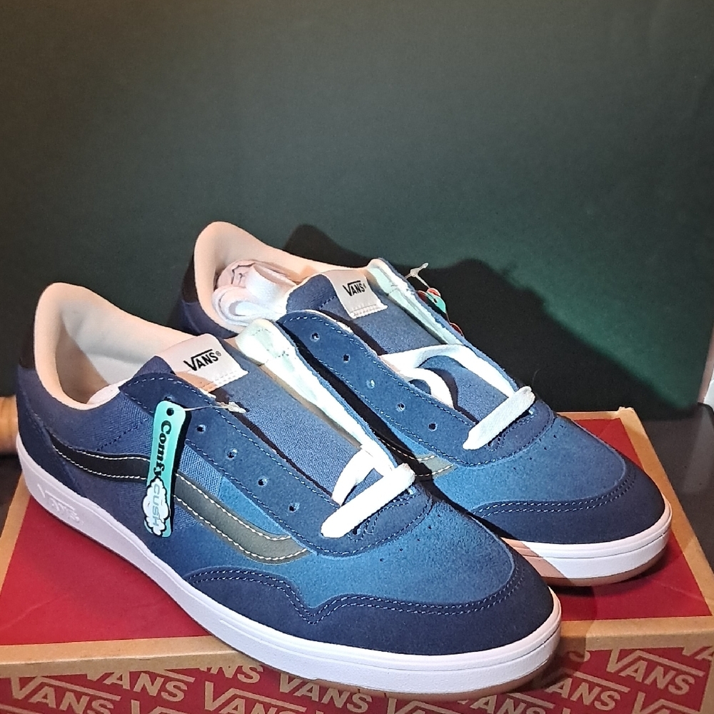 Vans Blue Sneakers Classic Low-Top Design - Picture 4 of 8